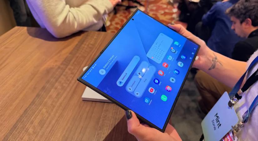 Háromba hajtogatható telefonnal és rekordvékony tablettel indult el a világ legismertebb techshow-ja