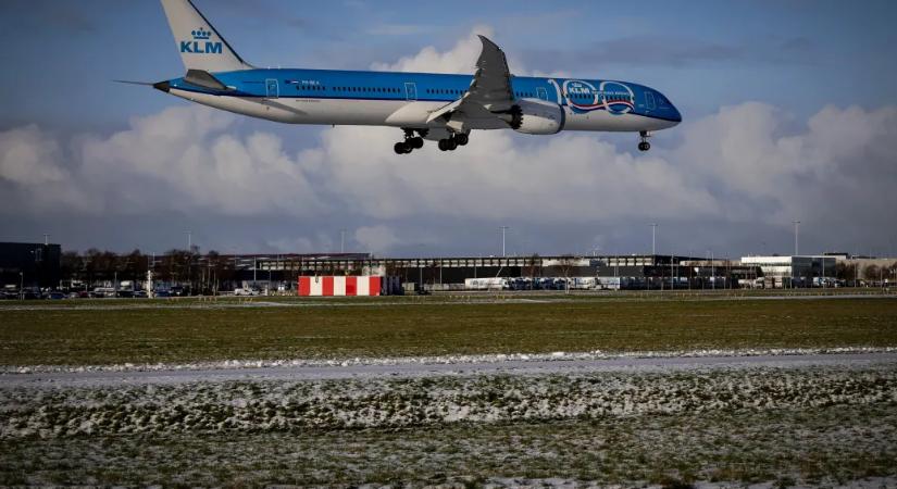 Hollandiában is durvul a hóhelyzet, több mint négyszáz járatot törölt az amszterdami repülőtér