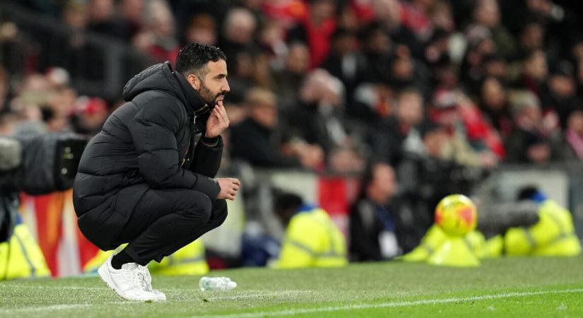 Kirúgták a Manchester United edzőjét