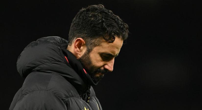 Itt a vége: Amorimot elküldte a MU