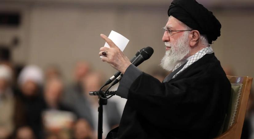 The Times: Ali Hamenei menekülési tervet dolgozott ki, ha nem tudnák elfojtani a tüntetéseket