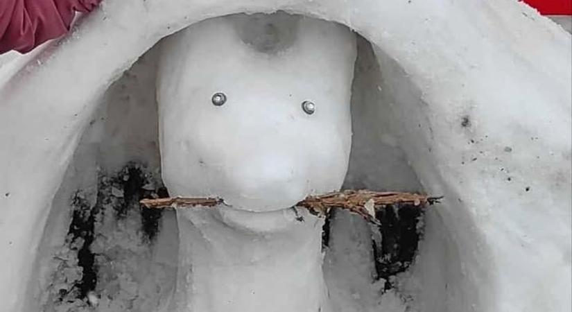 Ők imádják a havat: újabb hószobrok bukkantak fel Baranyában