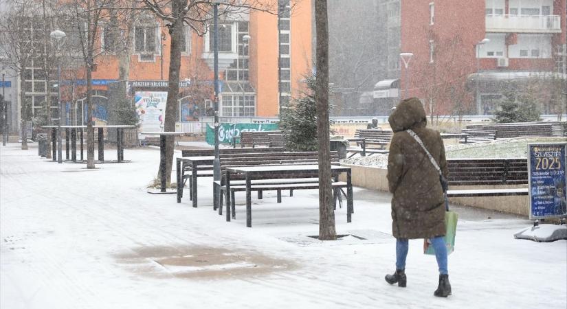 Megérkezett! Fehérben a zalai város, a közlekedők nagyon figyeljenek! (galéria)