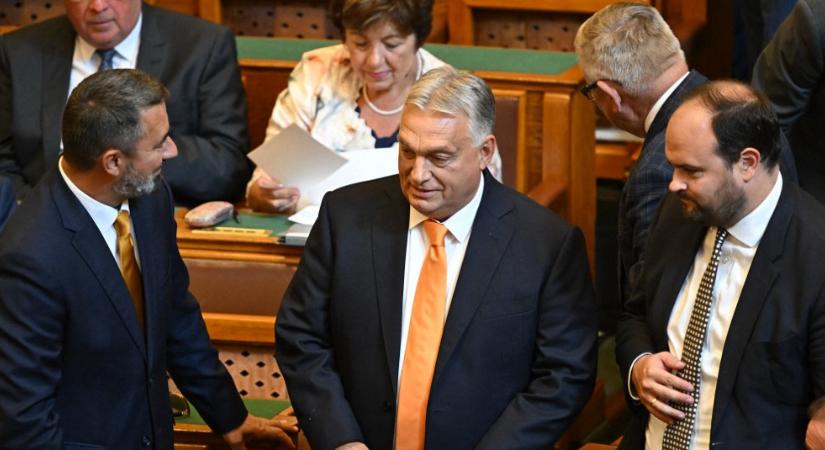 Emelkedik az országgyűlési képviselők fizetése, ennyivel kereshetnek többet