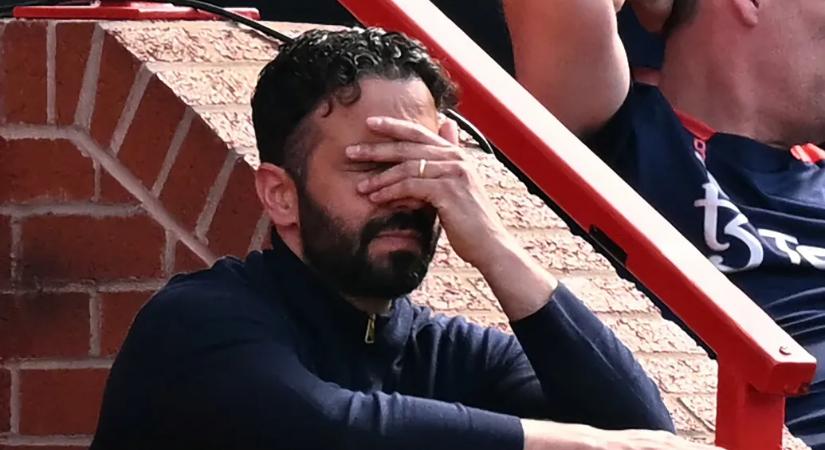 Elfogyott a türelem a Manchester Unitednél, kirúgták az edzőt