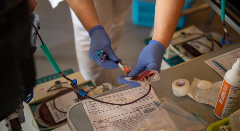 Véradás lesz Pakson