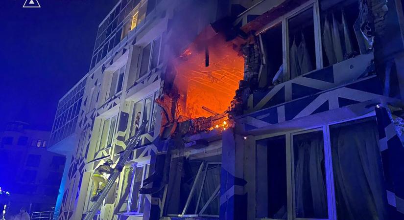 Kórházat támadtak az oroszok Kijevben, egy ember meghalt