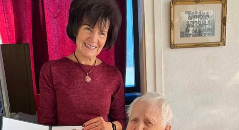 90 esztendő tiszteletére – Rendes Lászlóné Magdikát köszöntötték
