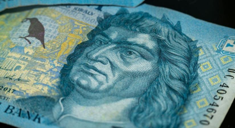 Jön a 180 ezer forintos fizetésemelés az országgyűlési képviselők számára