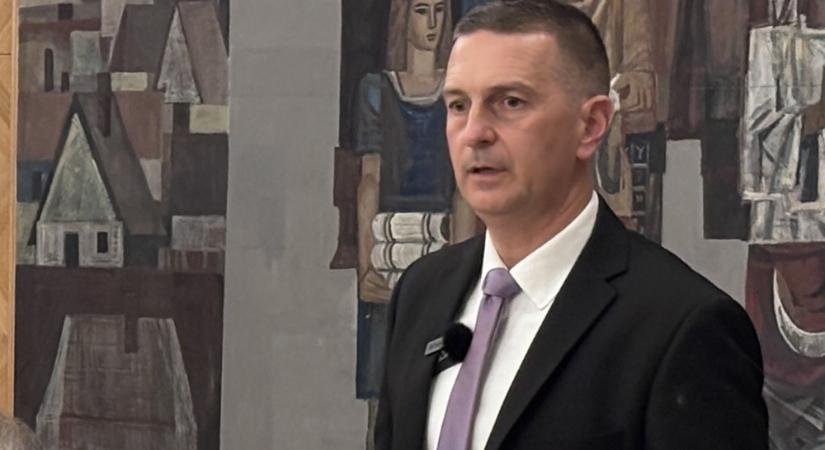 Haszontalan médiaposztokról is beszélt Máhr Tivadar, sárvári alpolgármester újévi köszöntőjében