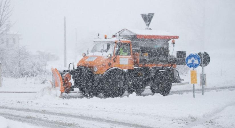 Jön a havazás, így készülnek az ítéletidőre Hevesben is