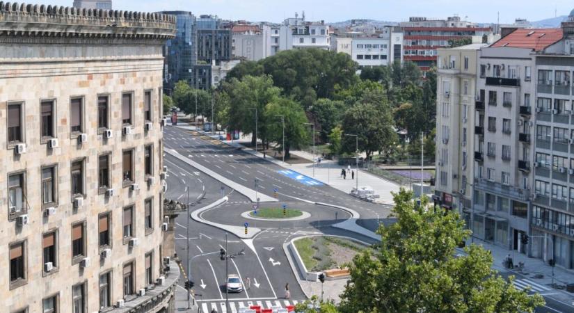 Bosszúságot és vidámságot okoz az új körforgalom Ćacilendnél (videókkal)