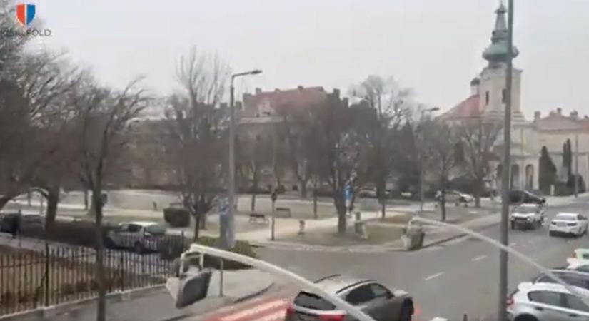 Szállingózik a hó Sopronban - videó