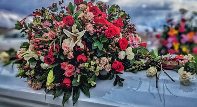 Koporsó vagy hamvasztás? A legzöldebb búcsú meglepően egyszerű