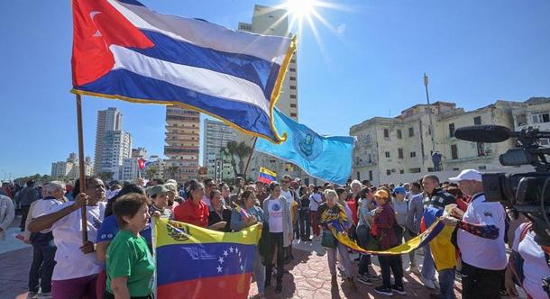 Harminckét kubai halt meg Nicolás Maduro védése közben