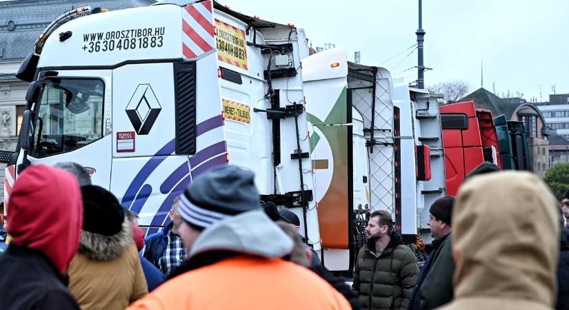 Megvan az időpont: Lázár János minisztériumában tárgyalnak a fuvarosok az emelkedő útdíjakról