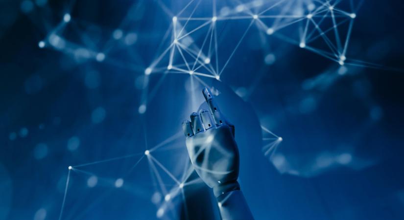 Itt a mesterséges intelligencia csodája? Újra járhat a lebénult férfi