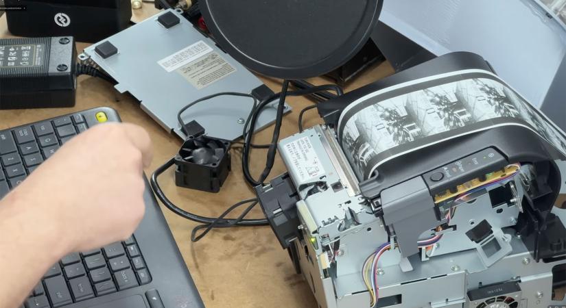 Egy egyszerű bolti blokknyomtatón is elfut már a Doom