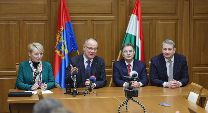 Navracsics Tibor: 220 millió forintot kap vissza Eger az iparűzési adó túlfizetéséből