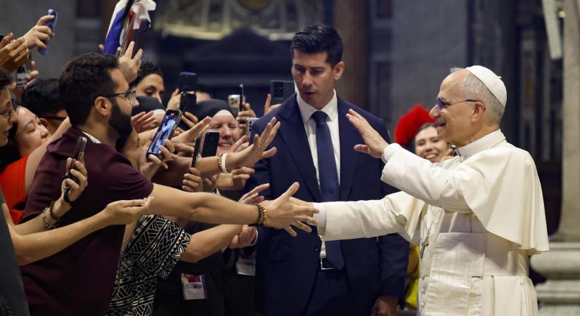 A Vatikán adatai szerint több mint harminchárom millió zarándok érkezett Rómába a jubileumi szentévben