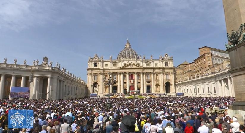 Több mint harminchárom millió zarándok érkezett Rómába a jubileumi szentévben