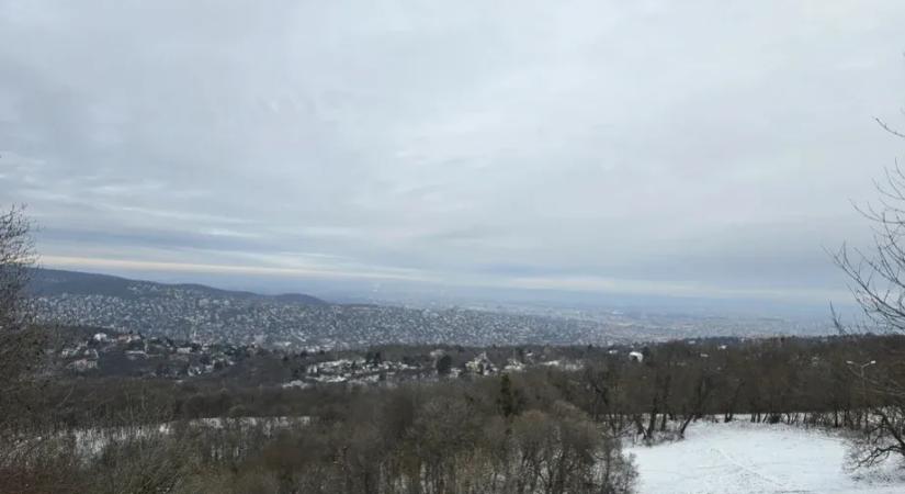 Budapestet is elérte a havazás, a Budapesti Közművek azt kéri, aki teheti, válassza a tömegközlekedést az autó helyett
