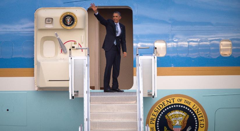 Az amerikai elnök után kémkedhettek a német szolgálatok – a kancellár tudta nélkül