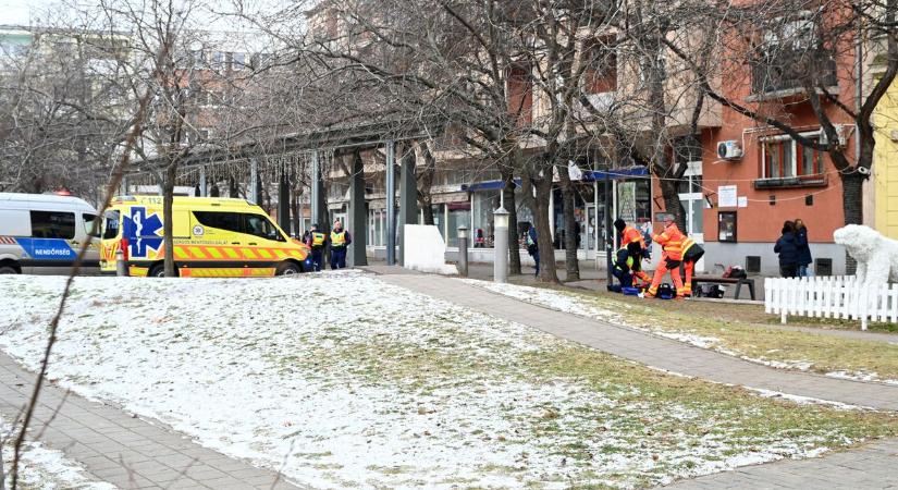 Tétlenül nézték a drámát a járókelők, fiatal nő küzdött egy asszony életéért a szolnoki főtéren
