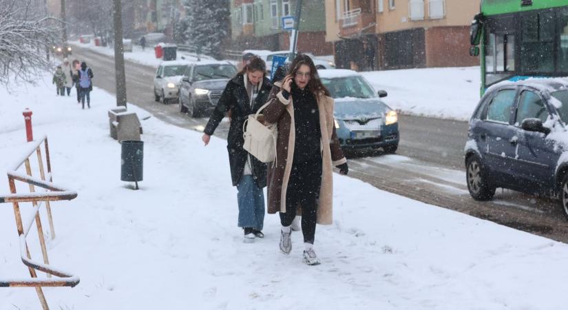 Durva a tél Baranyában: vastag hótakaró, balesetek, káosz az utakon – Minden infó egy helyen!