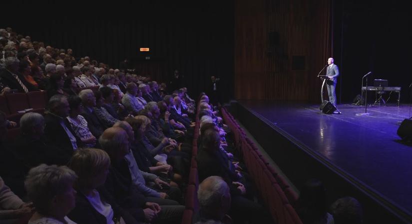 Évértékelő és koncert a kulturális központban