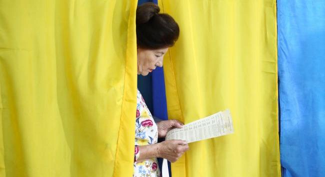 Az ukránok mindössze 10 százaléka hiszi, hogy a tűzszünet előtt lehetségesek a választások – KMISZ