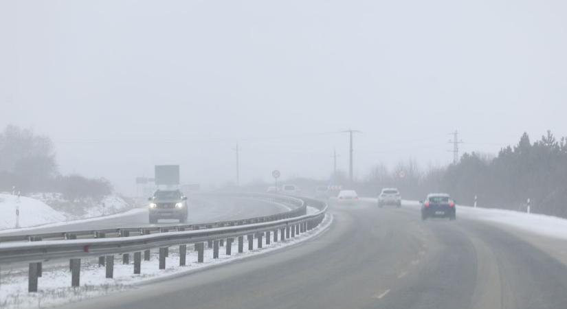 Támad a tél: havazás, hófúvás nehezítheti a közlekedést Veszprém vármegyében