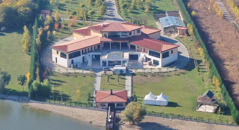 Üdüljön Novak Đoković luxusvillájában