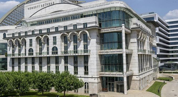 Jó hírt kaptak a pedagógusok az év első munkanapján: a Nemzeti Színház kuponkóddal kedveskedik nekik