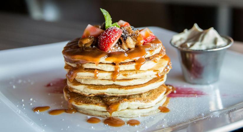 Vacsorára is isteni: így készíts mérleg nélkül amerikai palacsintát!