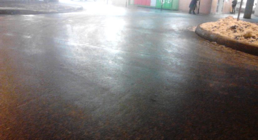 Narancs riasztás Hajdú-Bihar megyére: lefagynak az utak