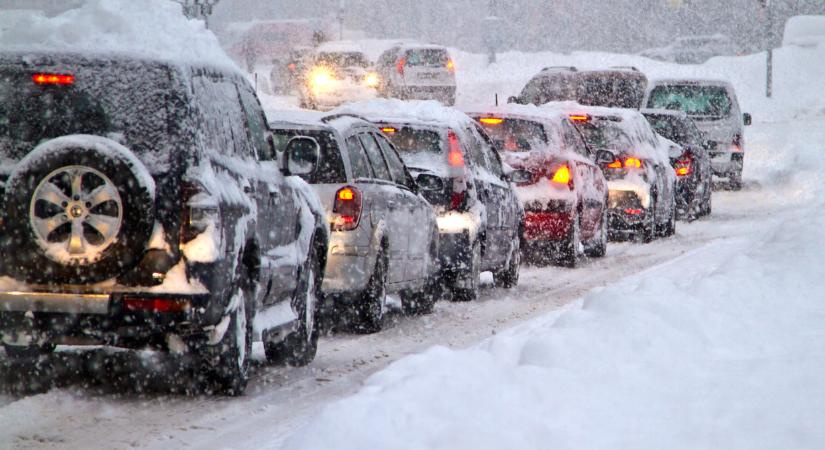 Riasztást adtak ki több vármegyére: az ország nagyrészén megbénulhat a közlekedés