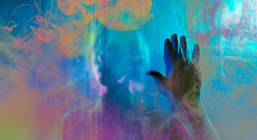 Pszichedelikus szerek: mit tud ma róluk a tudomány, és hol vannak a határok?