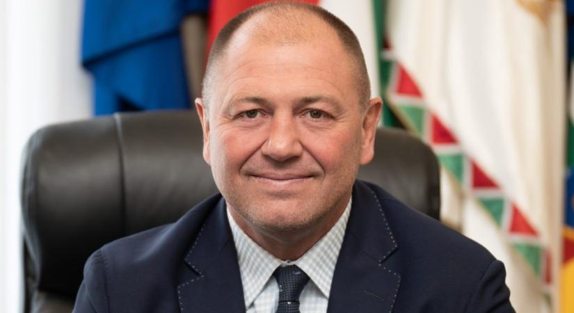 12 milliós jutalommal díjazták a dunaharaszti polgármester tavalyi éves munkáját