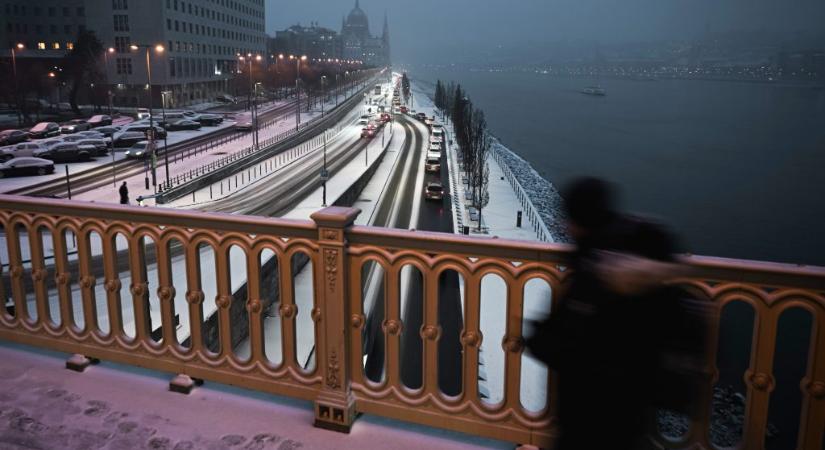 Rászakadt a hó Budapestre