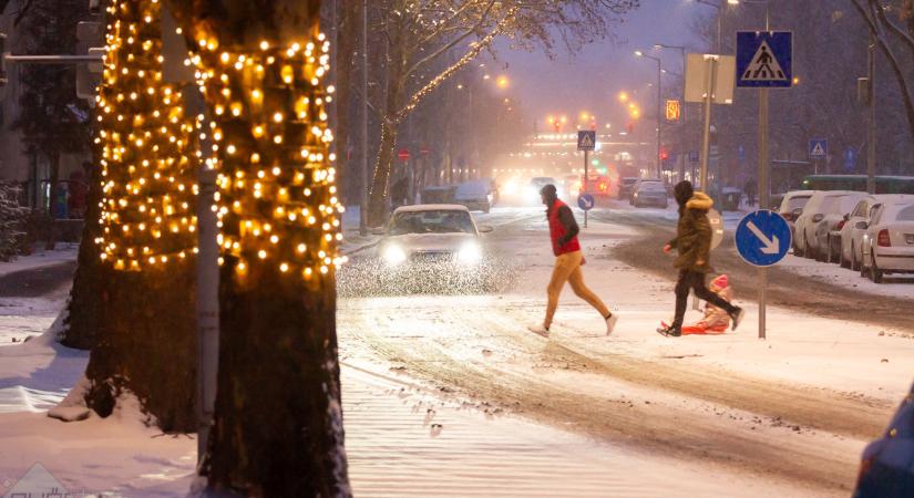 Hófehér köntösbe burkolózott Győr
