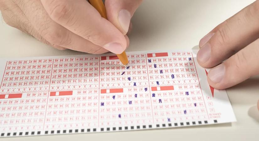Szerencsés újév: egy férfi óriási vagyonra tett szert a lottón