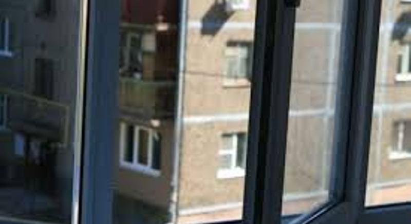 Kamaszfiú zuhant ki egy lakóház ablakából Ungváron