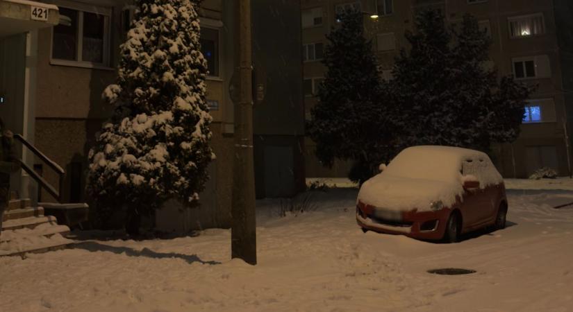 Friss időjárás előrejelzés, a Közút is megszólalt az intenzív havazás miatt