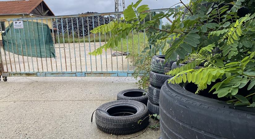 Horváth Nándor Zsolt: “Ha V.Németh Zsolt mindent megtett, akkor miért áll több ezer tonnányi gumi még mindig Nagykölked határában?”