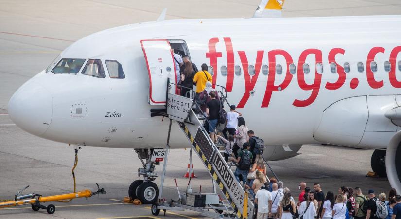 Rendkívüli helyzet Ferihegyen: lecsúszott a futópályáról egy Airbus A320-as 176 emberrel a fedélzetén – ezt tudjuk eddig a balesetről