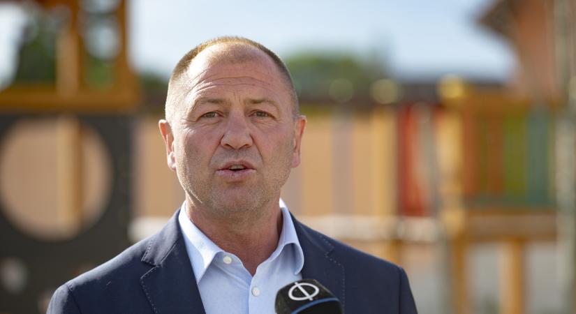 Cikkünk után Dunaharaszti polgármestere screenshotokat posztolt arról, hogy a bruttó 12 milliós jutalma egy részét jótékony célra ajánlotta fel