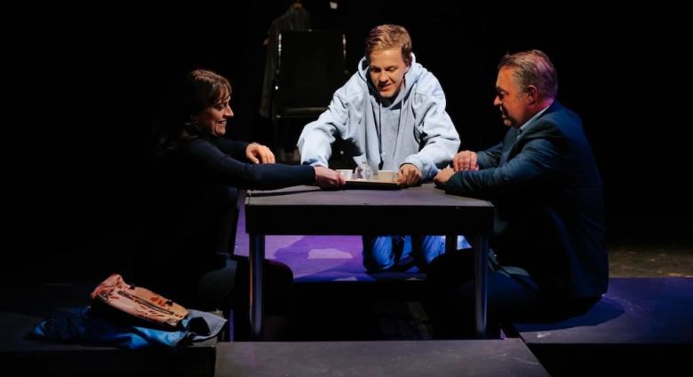 EMBEREK AZ EMBERTELENSÉGBEN Koszovó–Észak-macedón Showcase