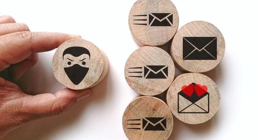 Szerelmet ígért a dunaújvárosi nőnek, miközben a pénzére hajtott