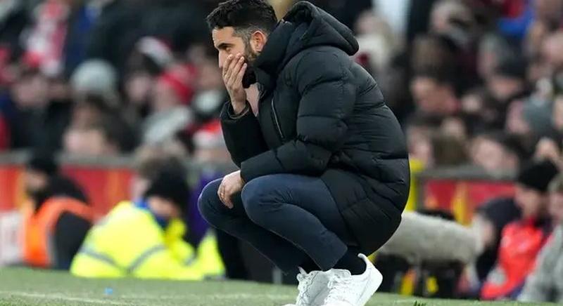 Edzőt keres a Manchester United Amorim menesztése után; Slotra sorsdöntő bajnoki vár - külföldi körkép